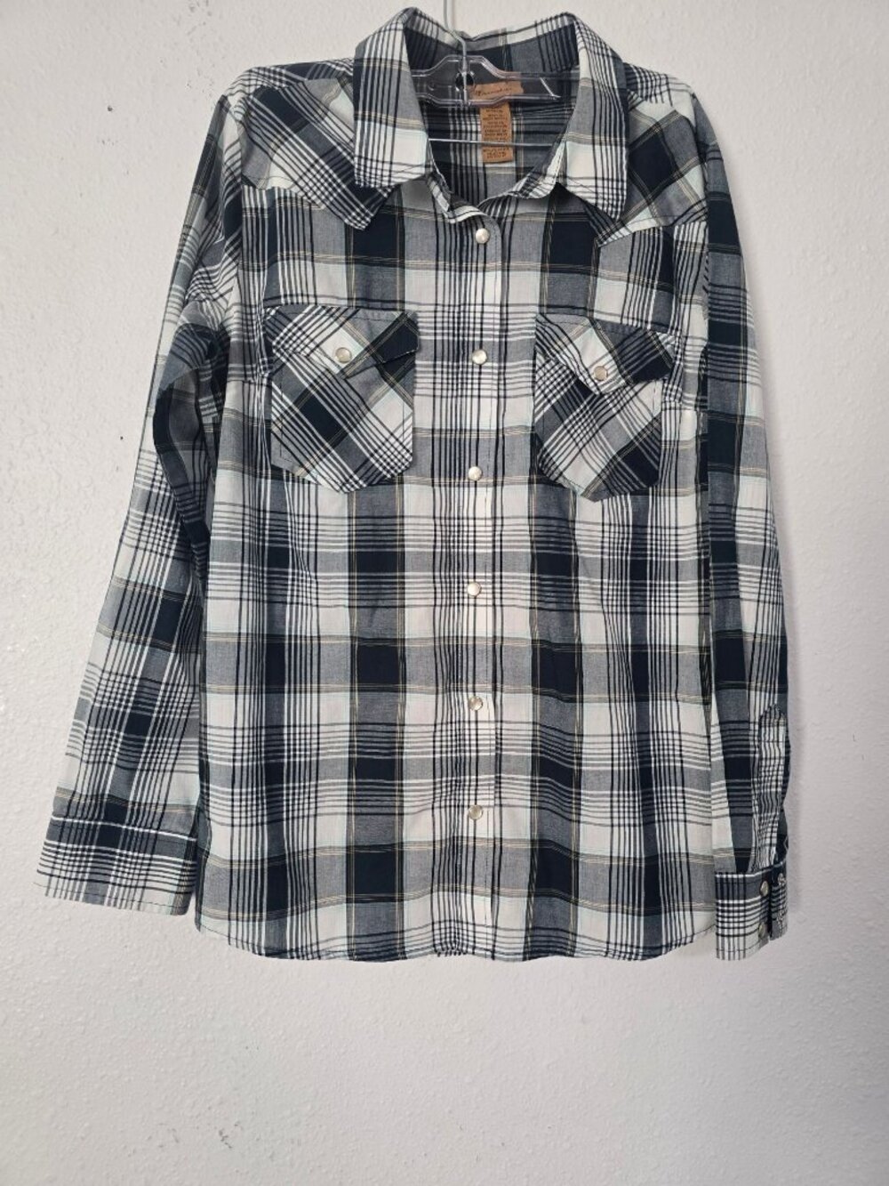 Wrangler plaid western style plaid pearl snap shirt Womens  sz Medium